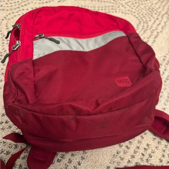 MEC Small Backpack in Red - Picture 6 of 10
